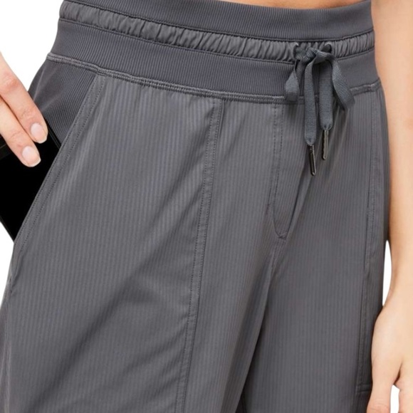 Lululemon Grey mid rise cropped Dance Studio - Picture 2 of 15